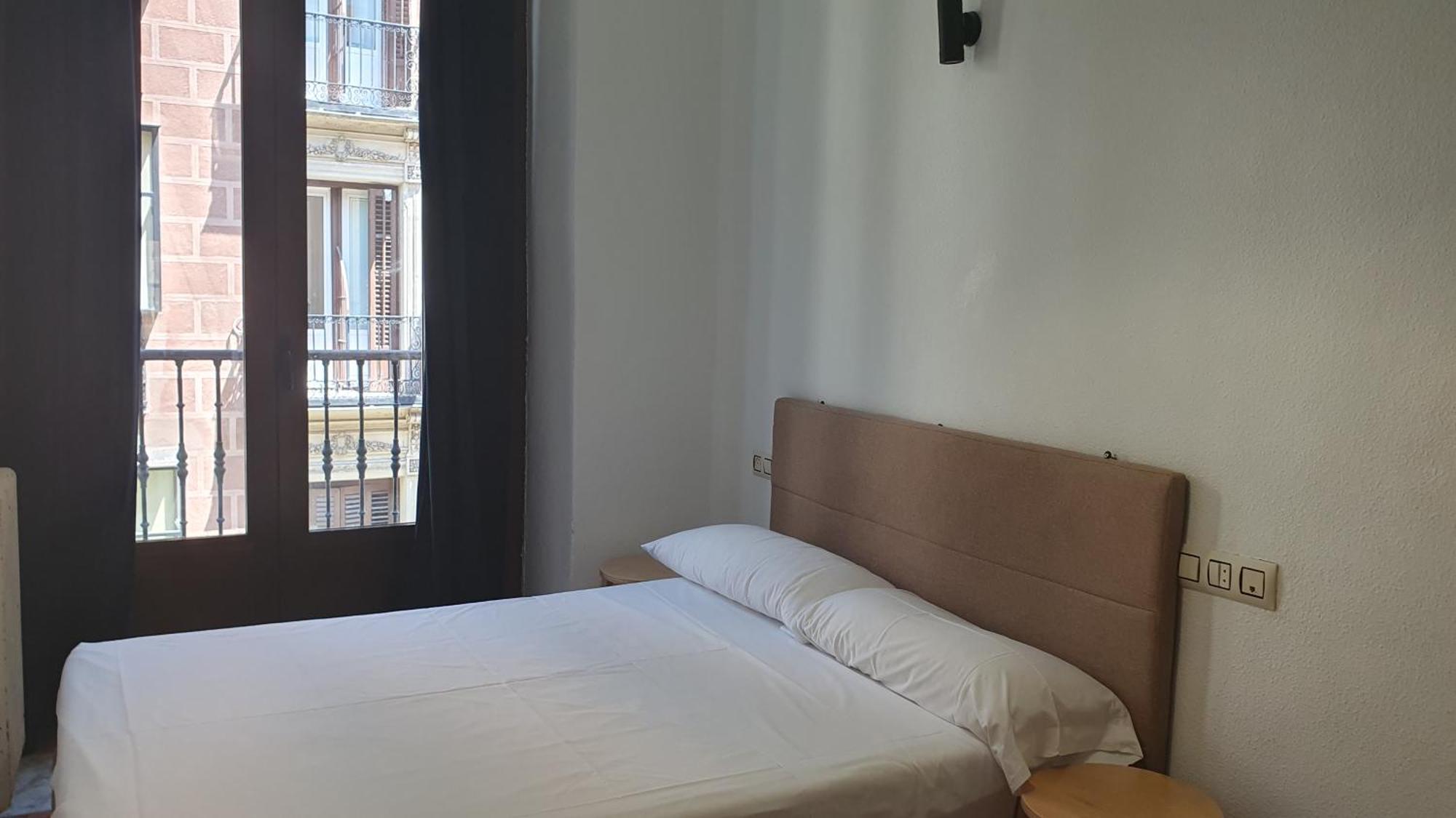 Fuencarral Kryse&Breogan Hotel Madrid Room photo